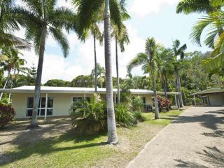 John's Tropical Island Home Guest house, Nelly Bay - 1