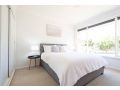 Just out of the CBD, Larger Groups, Parking and WiFi! Apartment, Kings Park - thumb 2