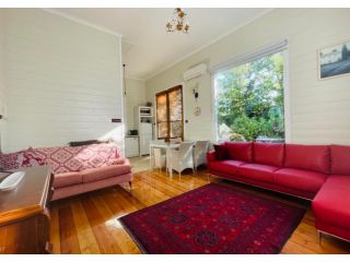 1880s Kananook Boutique Historic Luxury Homestead Apartment Or 1880s Boutique Historic Luxury Pet Friendly FSC Private Villa Bairnsdale Villa, Bairnsdale - 2