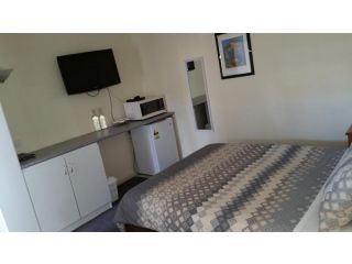 Kaniva Midway Motel Hotel, Victoria - 5