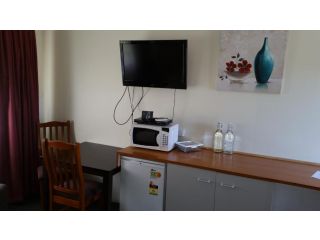 Kaniva Midway Motel Hotel, Victoria - 4