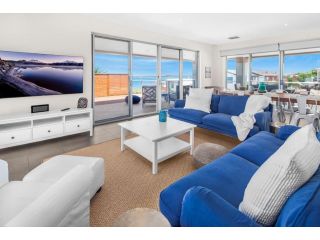 Karibu Beach Retreat- panoramic sea views 4 bdrms Guest house, South Australia - 2