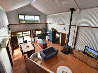 Kelman Cottage - tucked away with pool + native wildlife Guest house, Belford - 1