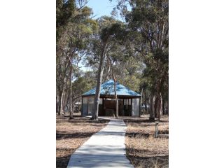 Kendenup Cottages and Lodge Hotel, Western Australia - 4