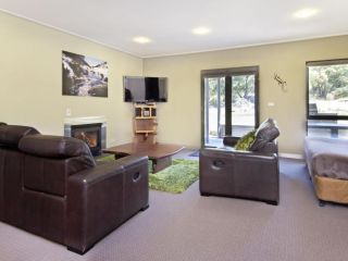 Kickenback Chalet - Contemporary chalet in the heart of Crackenback Guest house, Crackenback - 1
