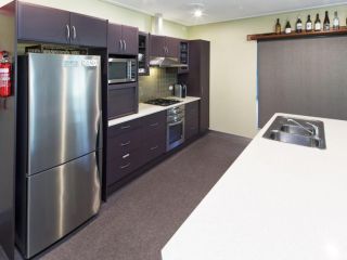 Kickenback Chalet - Contemporary chalet in the heart of Crackenback Guest house, Crackenback - 3