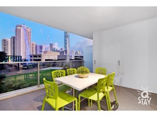 KIDS STAY FREE in Hinterland View 1 Bedroom SPA Apartment at Circle on Cavill - Q STAY Apartment, Australia - 4