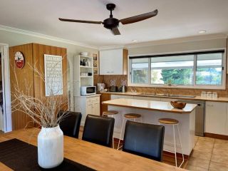 Coastal Country Retreat, Spa, Pet Friendly, WIFI Guest house, Kilcunda - 3