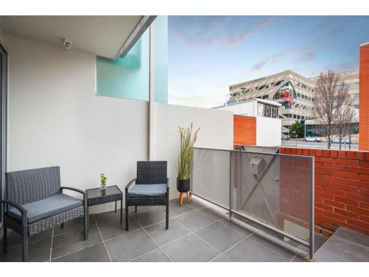 King Bed Living in Heart of the CBD, With Parking Apartment, Hobart - imaginea 12