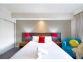 King Studio Harbourfront Haven with Tropical Pool Apartment, Darwin - thumb 3