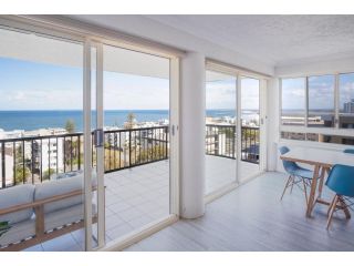 Kings Beach Coast and Glasshouse Views Apartment, Caloundra - 1