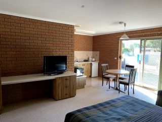 Kingswood Motel Hotel, Tocumwal - 2