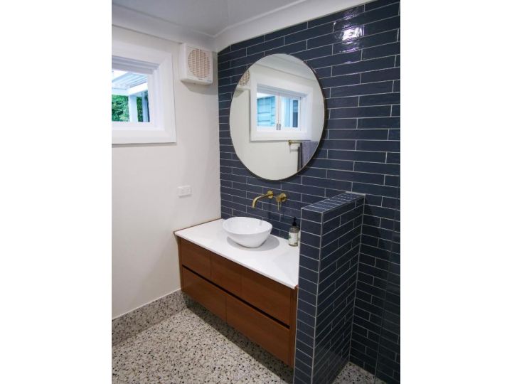 Koala Place - 3 bedroom-kitchen-laundry furnished house with mod-cons Villa, Narrandera - imaginea 6