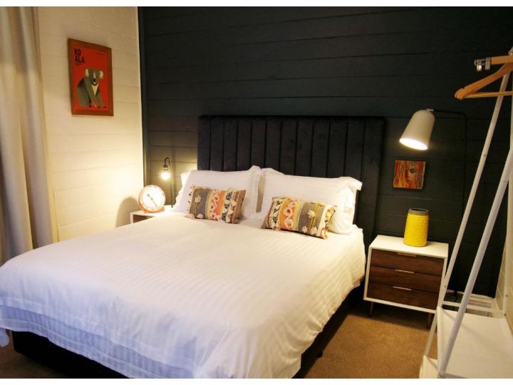 Koala Place - 3 bedroom-kitchen-laundry furnished house with mod-cons Villa, Narrandera - imaginea 8