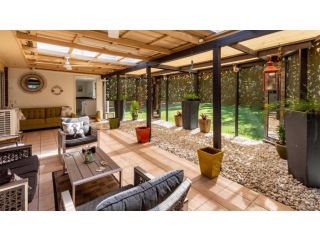 Kokomo, thats where we want to go - Bellara Guest house, Bellara - 4