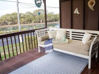 Kookas Nest - waterfront home, tranquil setting Guest house, Dunbogan - 2