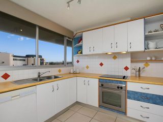 Kooringal unit 14 - Right in the centre of Coolangatta and Tweed Heads Apartment, Gold Coast - 4