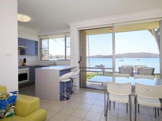 Kooringal, Unit 8/105 Soldiers Point Road Apartment, Soldiers Point - 4