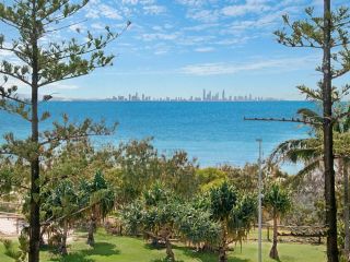 Kooringal Unit 9 - Great location opposite Greenmount Beach Coolangatta Apartment, Gold Coast - 1