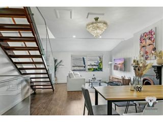 KOZUGURU Darlinghurst Freshly Modernized 3 Bed Terrace 1 Sofa bed NDA029 Villa, Sydney - 4