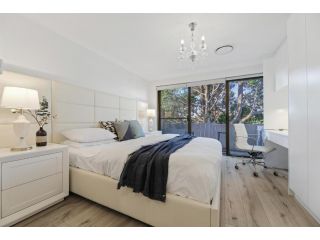 KOZYGURU AUBURN DESIGNED HOME 2 BED WITH FREE PARKING NAU017 Apartment, Sydney - 5