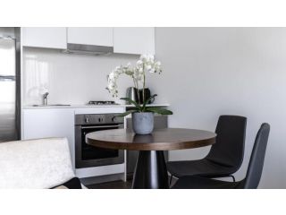 KOZYGURU Chatswood Luxury Studio Walk to Chatswood Chase NCH088-721 Apartment, Sydney - 5