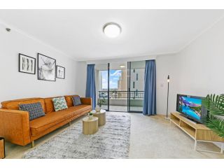 KOZYGURU Haymarket SYD Overly Warm 1 Bed APT NHA317-546A Apartment, Sydney - 2