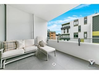 KOZYGURU MASCOT 2 BED APT FREE DOUBLE-PARKING NMA629 Apartment, Sydney - 4