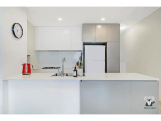 KOZYGURU MASCOT 2 BED APT FREE DOUBLE-PARKING NMA629 Apartment, Sydney - 5