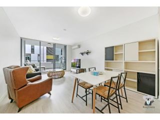 KOZYGURU MASCOT 2 BED APT FREE DOUBLE-PARKING NMA629 Apartment, Sydney - 3