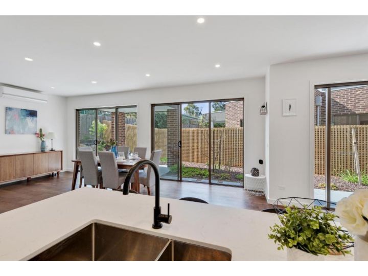 KOZYGURU MELBOURNE DEAKIN UNIVERSITY CLOSE BY 3 BED FAMILY HOUSE VVS005 Apartment, Victoria - imaginea 13