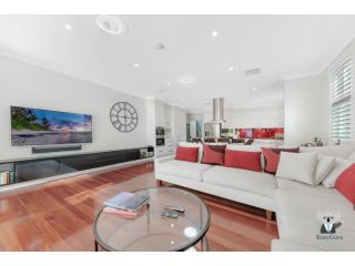 KOZYGURU / Redfern / Comprehensive Funky /5 Bed House Apartment, Sydney - 3