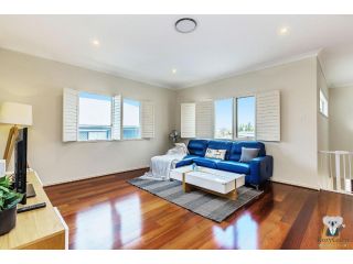 KOZYGURU ROCHEDALE SPACIOUS DREAM HOLIDAY HOUSE 4 BEDROOM 3 BATHROOM QRO009 Apartment, Queensland - 5