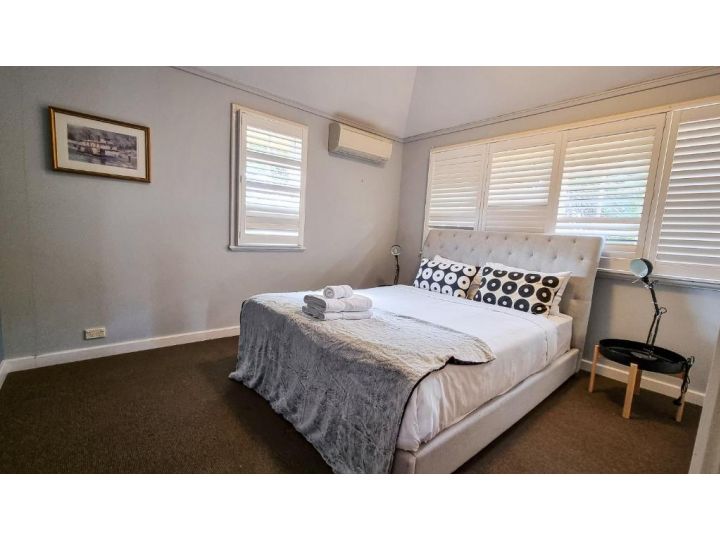 KOZYGURU St Lucia Warm and Cozy 4 Room House Free Parking QSL340 Guest house, Brisbane - imaginea 12