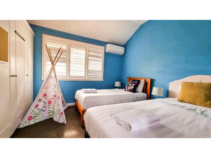KOZYGURU St Lucia Warm and Cozy 4 Room House Free Parking QSL340 Guest house, Brisbane - imaginea 3