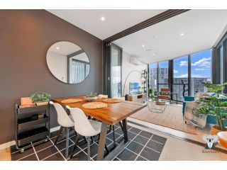 KozyGuru / Wentworth Point /2 Beds + Free Parking Apartment, Sydney - 5