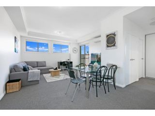 KOZYGURU WENTWORTHVILLE KOZY 2 BED 1 BATH APT STREET PARKING NWE049 Apartment, New South Wales - 4