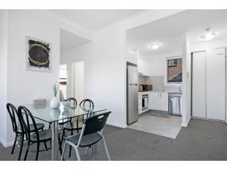 KOZYGURU WENTWORTHVILLE KOZY 2 BED 1 BATH APT STREET PARKING NWE049 Apartment, New South Wales - 5