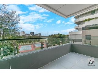 KOZYGURU WOLLI CREEK KOZY 1 BED APT SYDNEY AIRPORT & SYDNEY CBD NWC020 Apartment, Sydney - 1