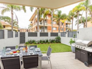 Kristie Court 3 7 Weatherly Close Apartment, Nelson Bay - 2