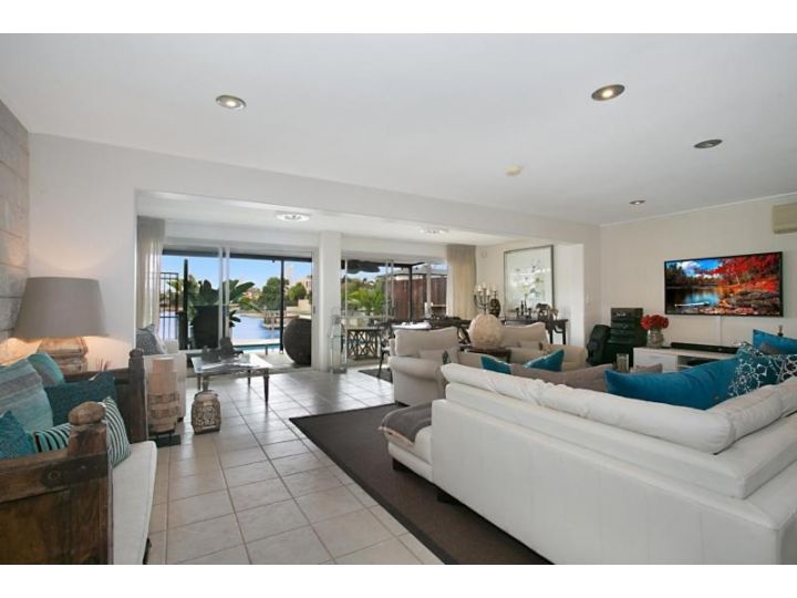 A PERFECT STAY - La Casetta Villa, Gold Coast - imaginea 5