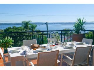 La Cima 31 Wallawa Rd stunning property with stunning views WiFi and air conditoning Guest house, Nelson Bay - 2