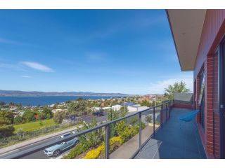 Nature & Relax House, Panoramic sea view, Free parking40 Guest house, Hobart - 2