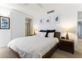 Laidback luxury living, Noosa Heads Apartment, Noosa Heads - thumb 8