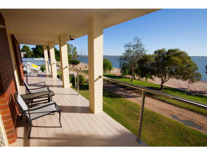 Lake Boga Waterfront Holiday House Guest house, Swan Hill - imaginea 1