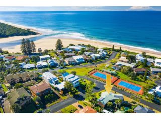 Lake Cathie Beach House with pool @ Orana Drive Guest house, Lake Cathie - 2