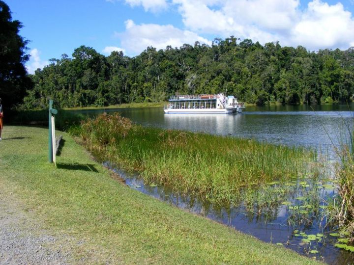 Lake Eacham Tourist Park & Cabins Accomodation, Queensland - imaginea 6