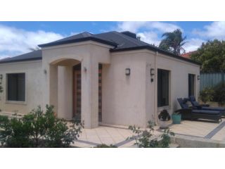 Lake Estate Stay Guest house, Perth - 2