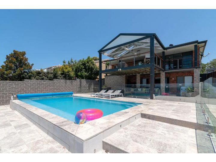 Lake Front Home - 4 BDR - Pool & Jetty Guest house, New South Wales - imaginea 1
