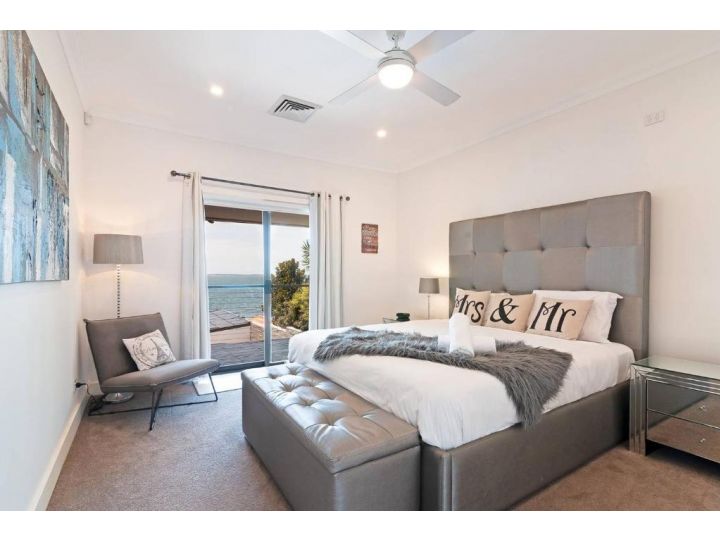 Lake Front Home - 4 BDR - Pool & Jetty Guest house, New South Wales - imaginea 16